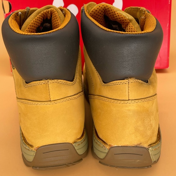 Size 11.5  Wolverine Dublin 6” Men Waterproof Insulated Working Boots - Picture 2 of 5